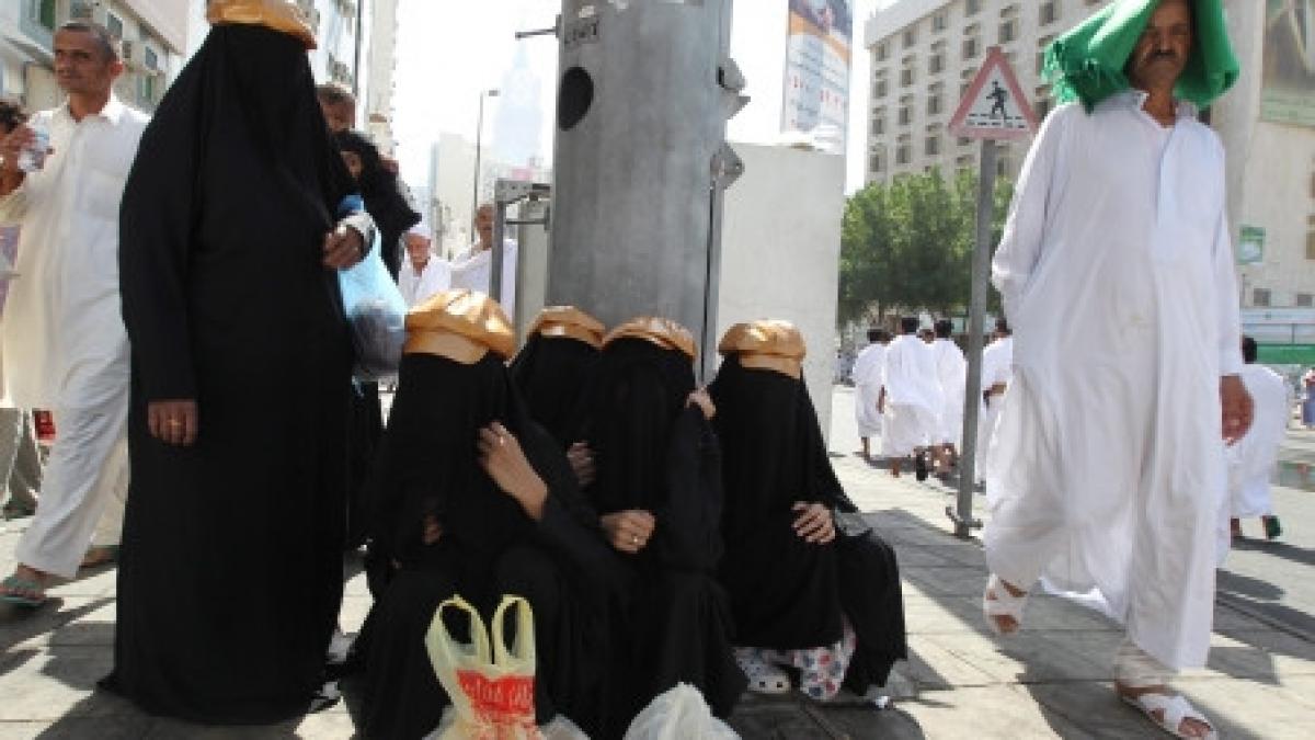 peste 2 5 milioane de musulmani in pelerinaj la mecca vezi foto