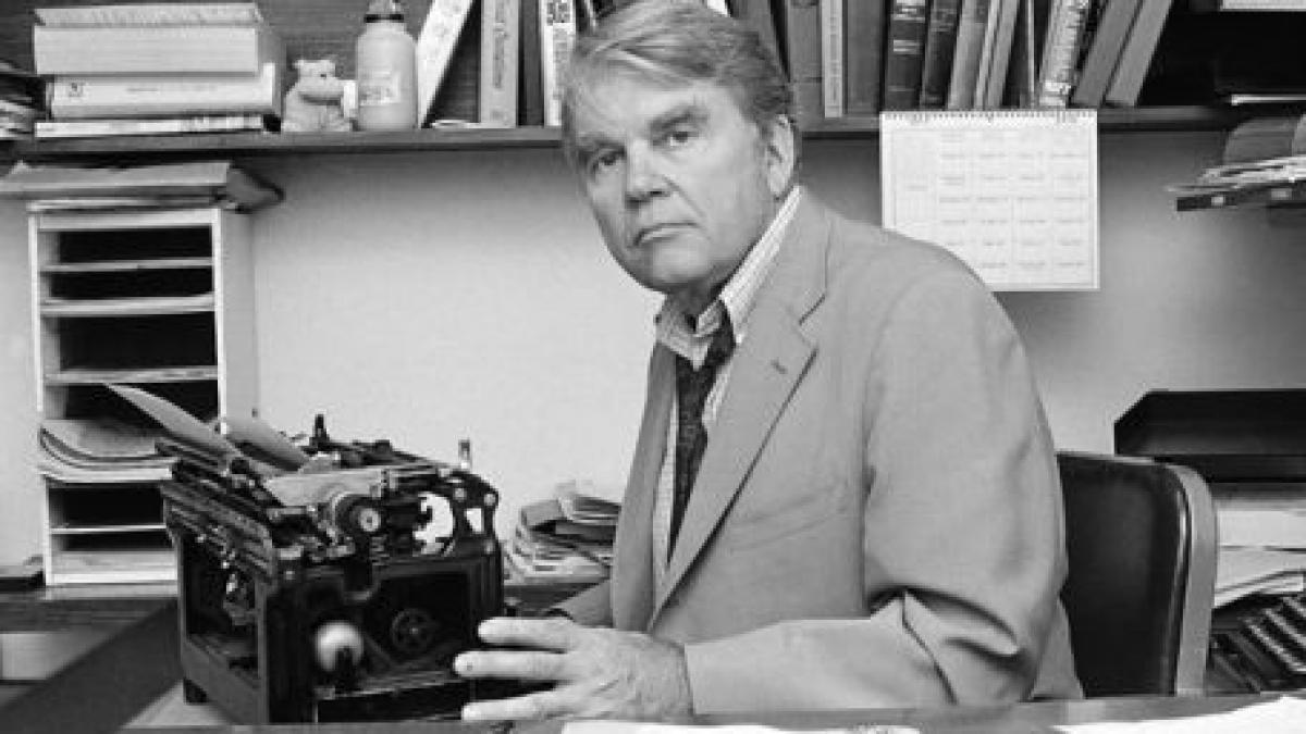 a murit andy rooney jurnalistul american din emisiunea 60 minutes