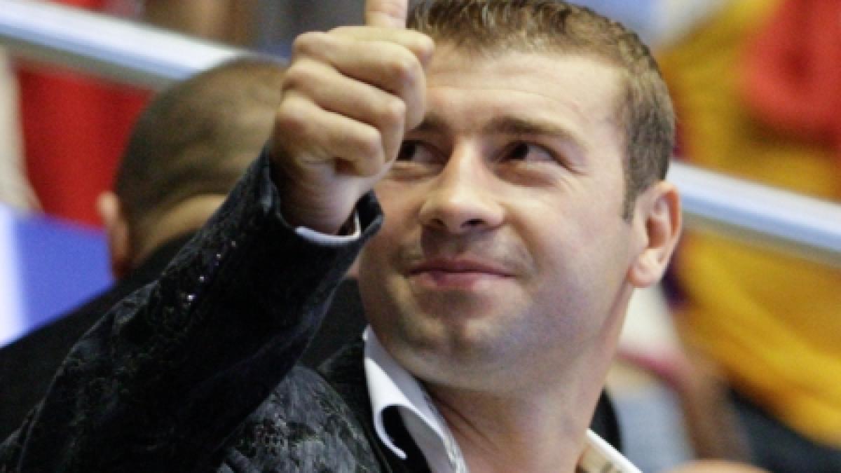 rudele si vecinii lui lucian bute au sarbatorit toata noaptea victoria pugilistului