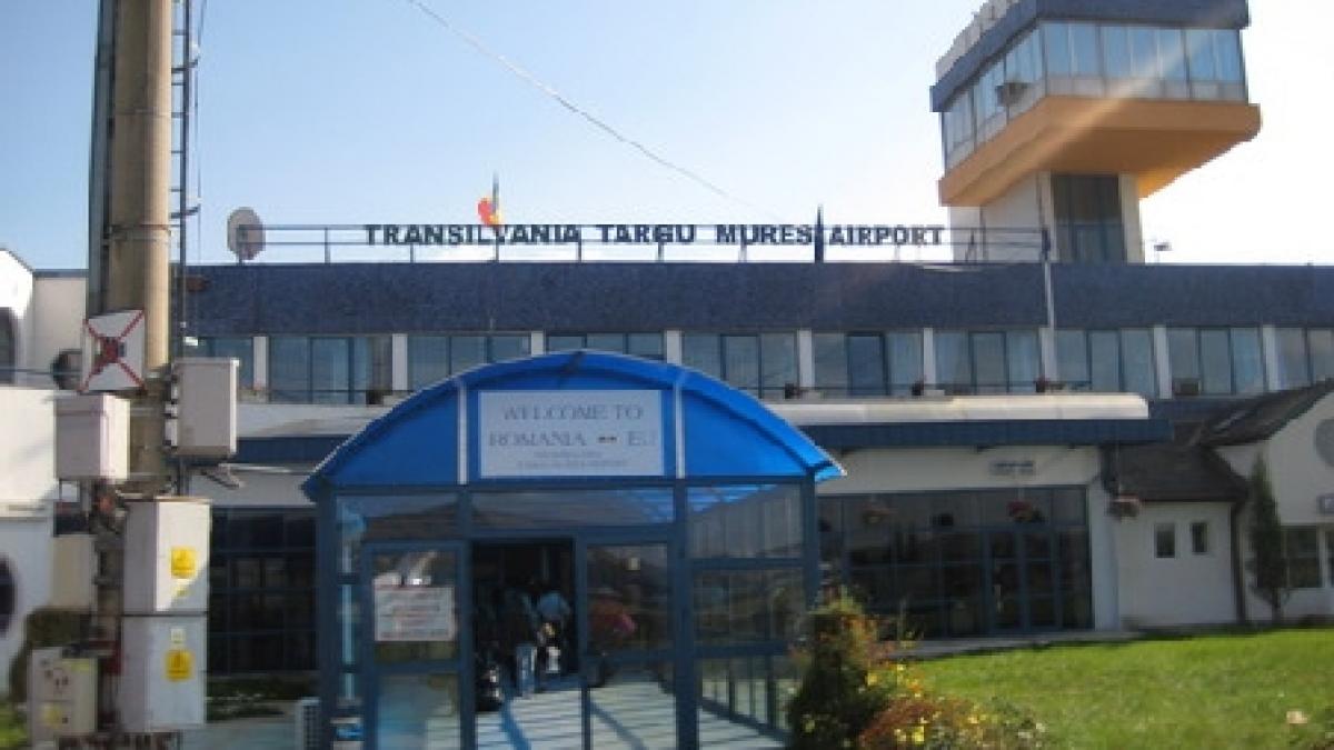 alerta pe aeroportul din targu mures pasagerii unei aeronave evacuati din cauza unei valize suspecte