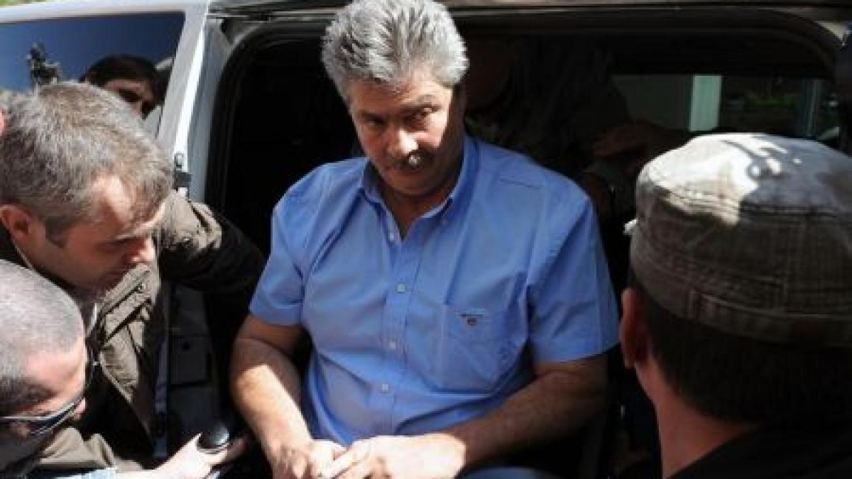 vintu in arestul politiei va fi inchis 29 de zile impreuna cu ceilalti 9 acuzati in dosarul petrom