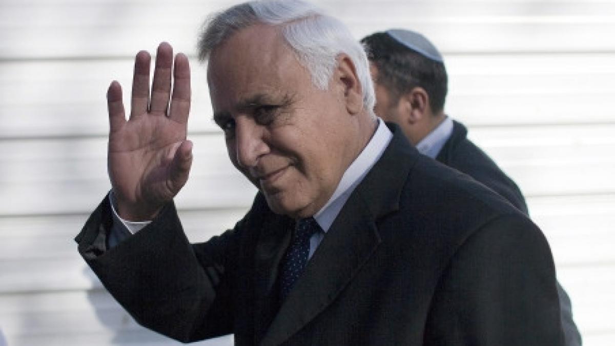 fostul presedinte israelian moshe katsav condamnat la 7 ani de inchisoare pentru viol