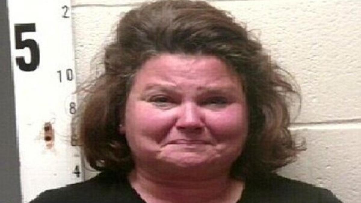 nu se mai satura profa de literatura a facut sex cu 11 elevi minori risca sa stea 60 de ani dupa