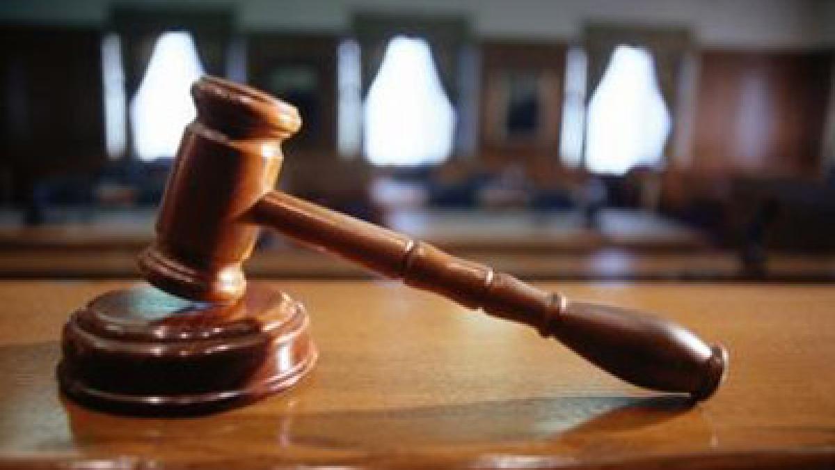 Tânărul care a ucis doi oameni în accidentul de sâmbătă din Capitală rămâne în arest