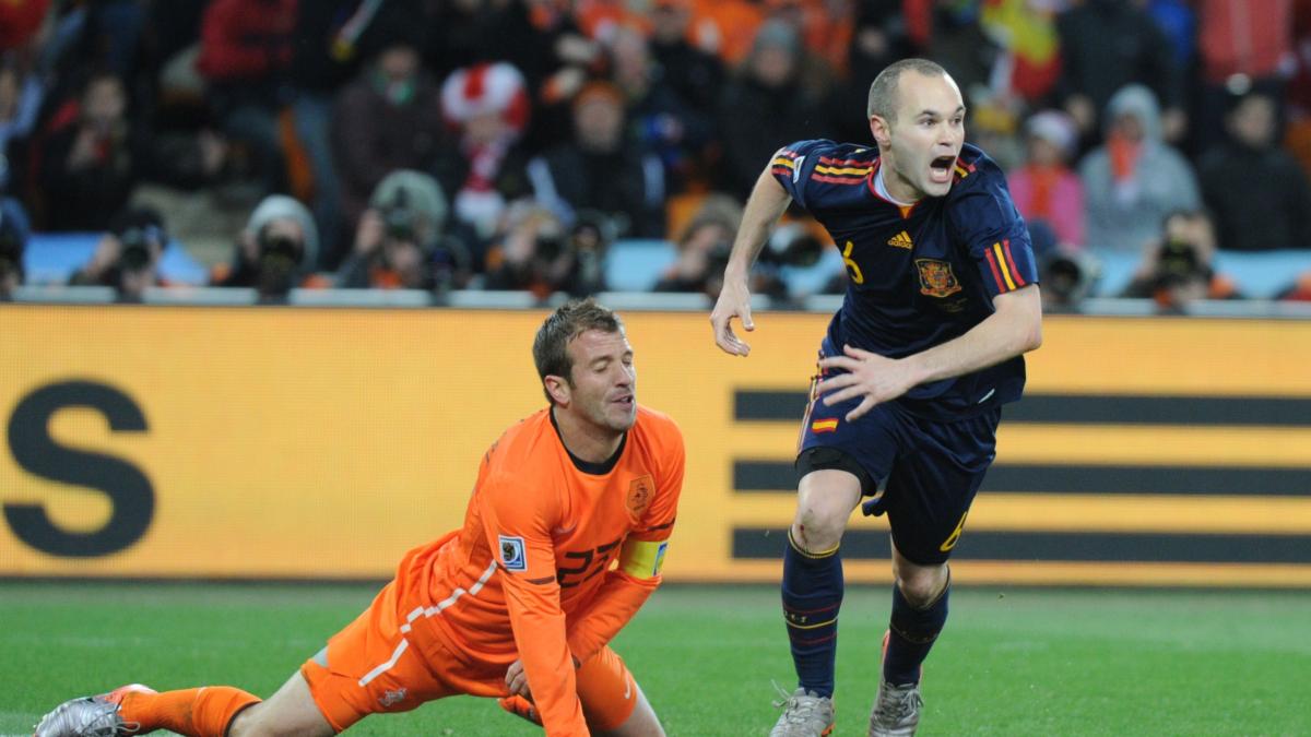 cele mai importante momente din istoria fotbalului spaniol imortalizate de un pictor angajat de