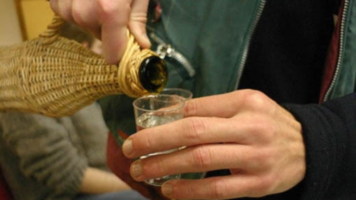 reteta originala un sibian face tuica din prune cu serpi de balta