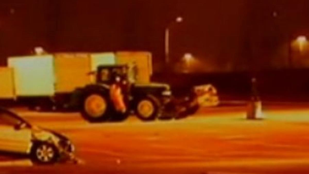 un copil de trei ani in stare grava dupa ce a fost calcat de un tractor