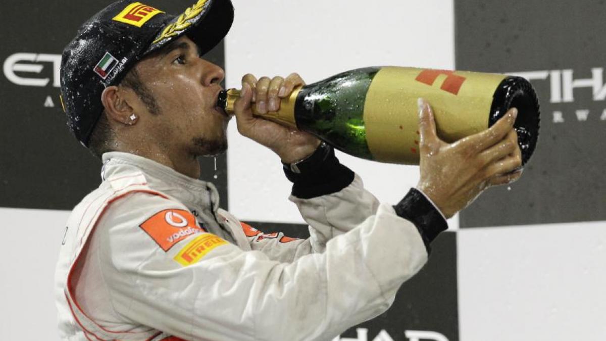 lewis hamilton a castigat la abu dhabi primul abandon al sezonului pentru vettel