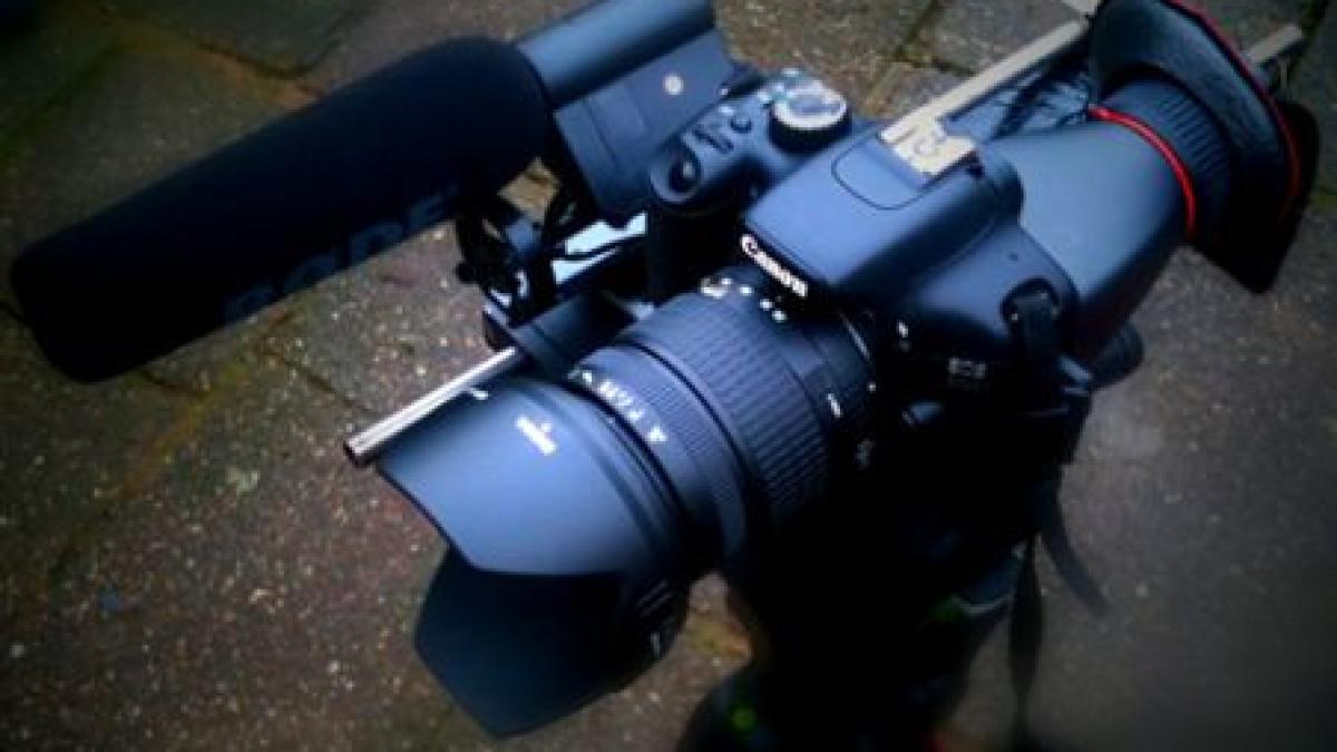 o echipa de ziaristi de la antena 3 agresata de petrecaretii unui primar pdl