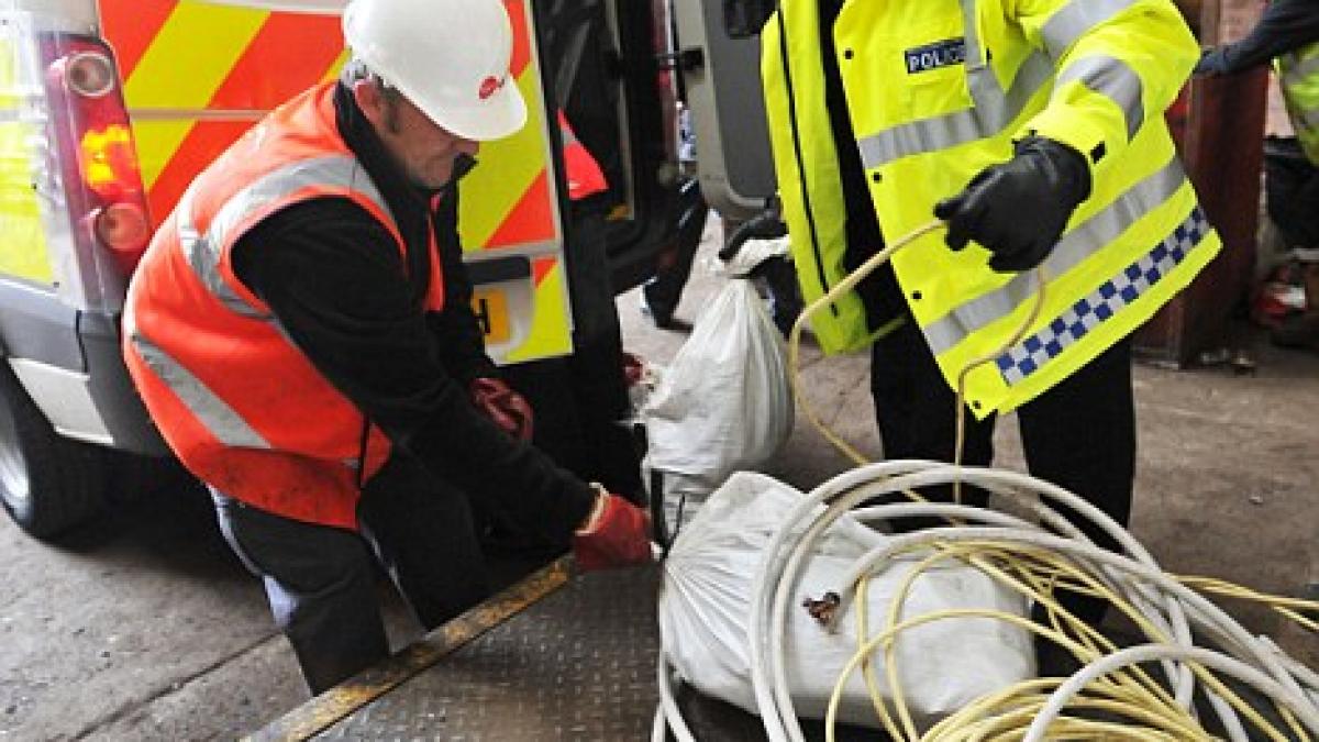 mafia fierului vechi din romania s a mutat in marea britanie