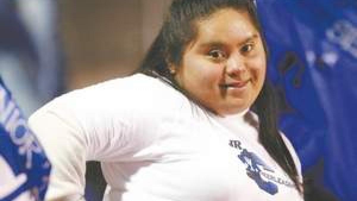 vis devenit realitate o tanara cu sindromul down majoreta pentru echipa locala de fotbal