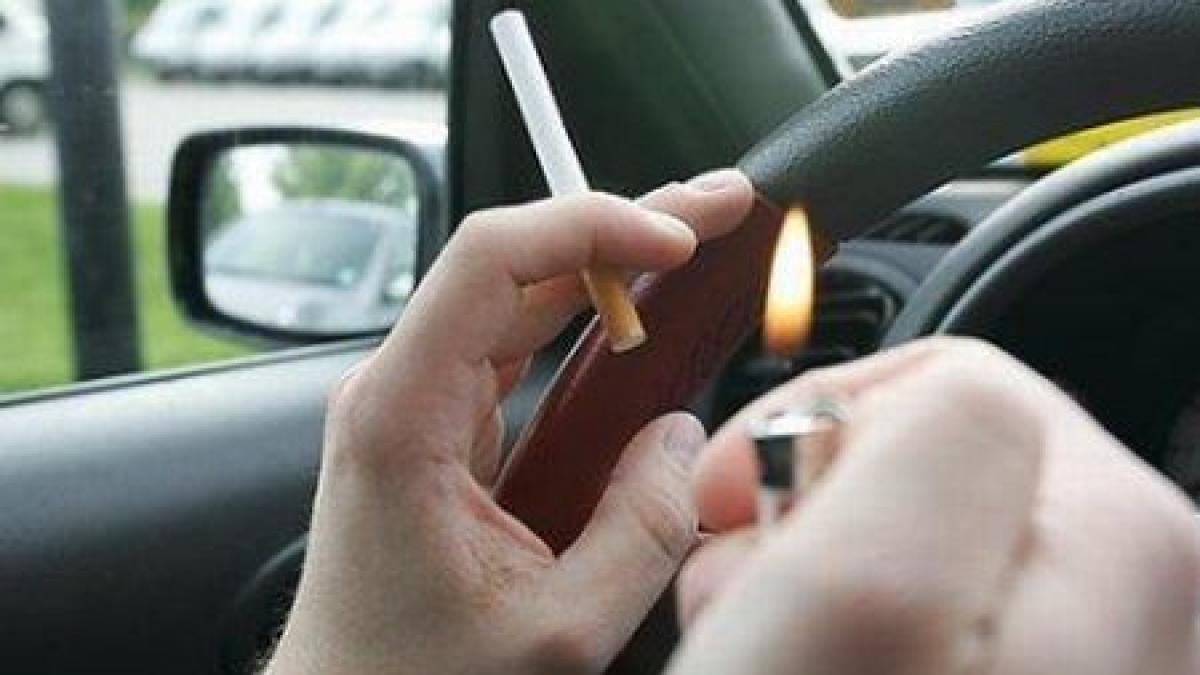britanicii vor sa interzica fumatul in masina