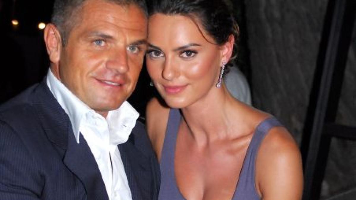 catrinel menghia divorteaza dupa sase ani de casnicie sotul italian era extrem de gelos si nu dorea