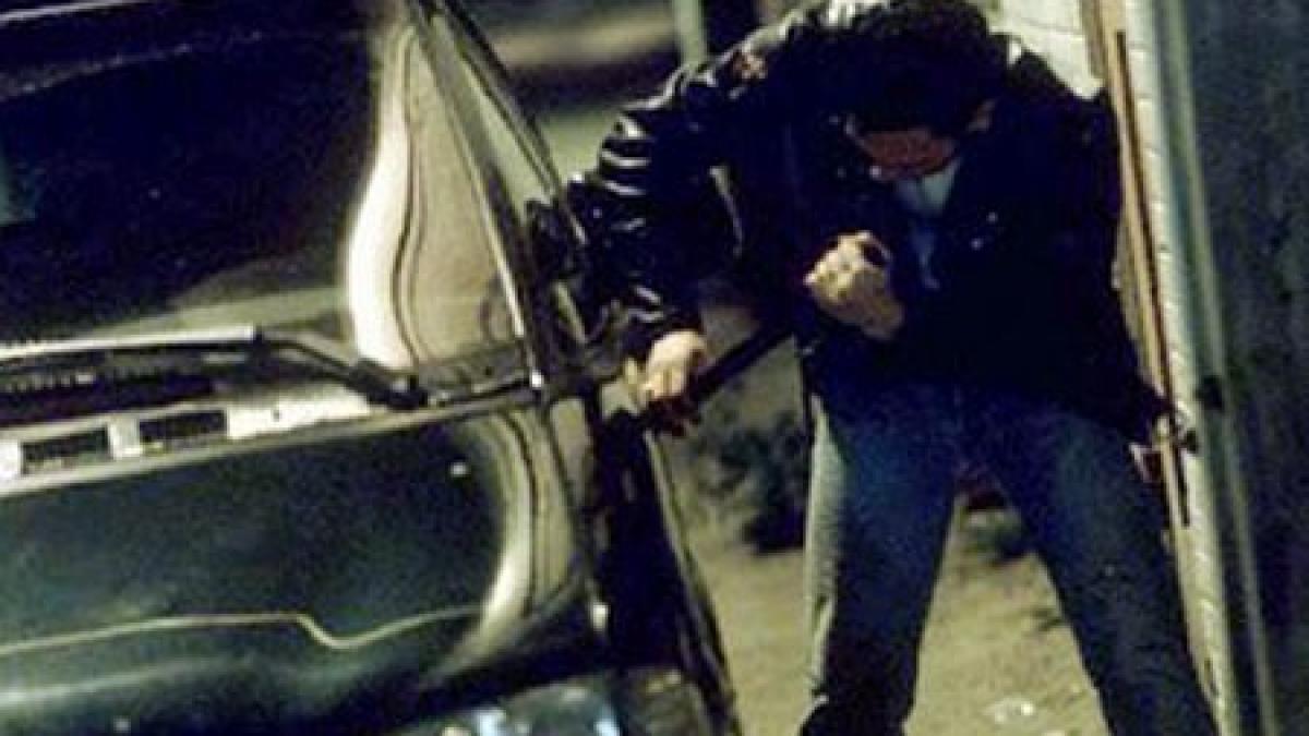 descinderi in bucuresti si valcea este vizata o retea infractionala care se ocupa cu furturile auto