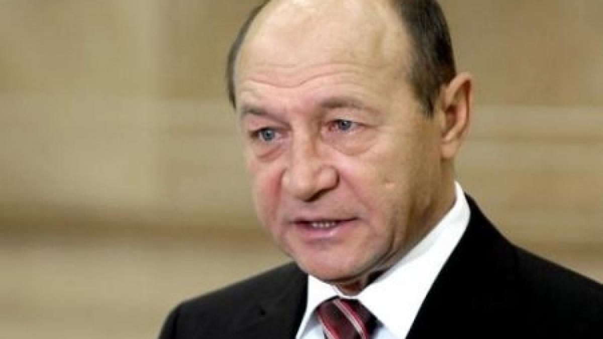 pensiile si salariile raman inghetate basescu bani nu exista daca ar exista s ar plati