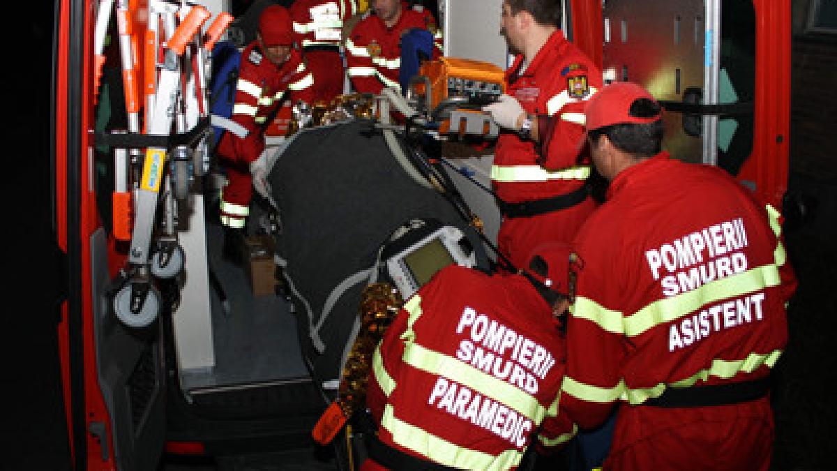 sfarsit cumplit pentru un barbat a fost calcat de doua masini iar ambulanta a uitat de el