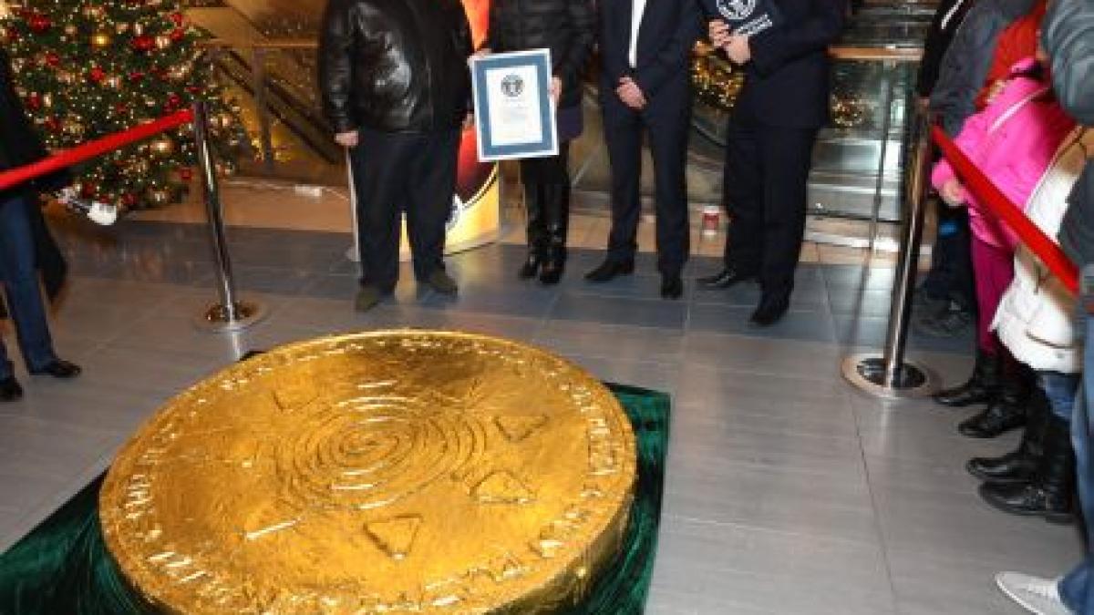 cea mai mare moneda de ciocolata din lume 265 kg trece romania in paginile cartii recordurilor
