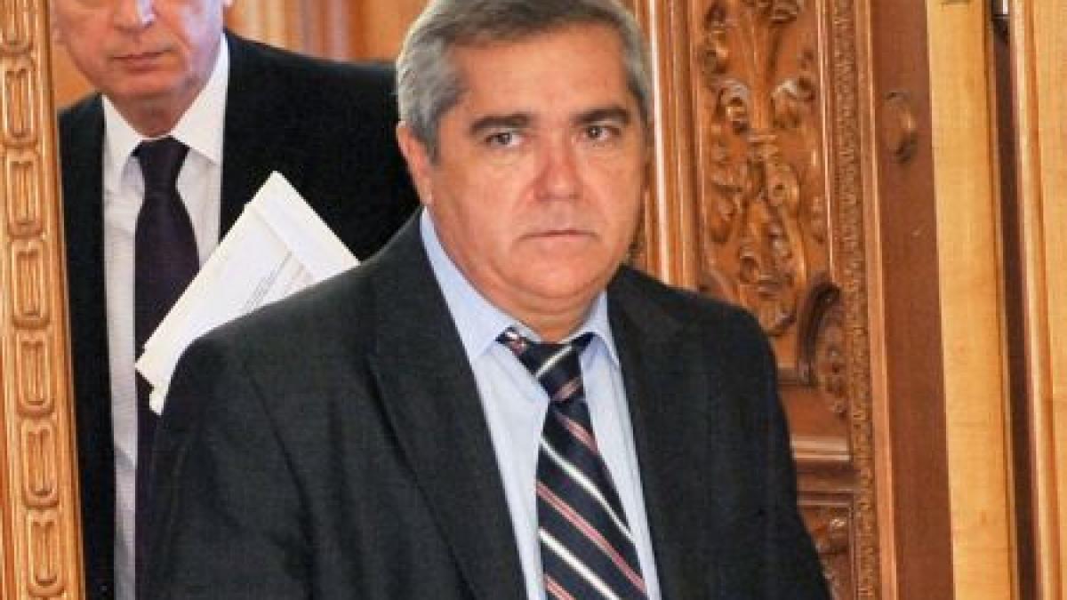 scandal la camera deputatilor secretarul general gheorghe barbu i a amenintat pe jurnalisti