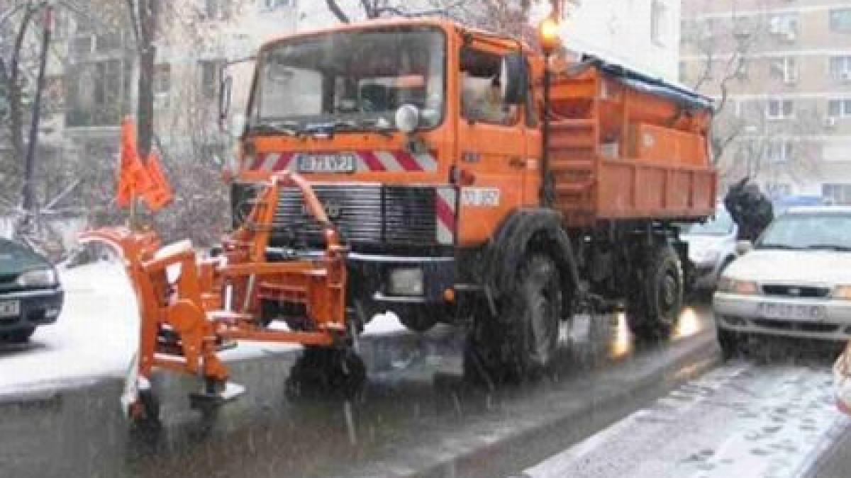 primaria s a mobilizat utilajele de deszapezire trimise pe strazile capitalei