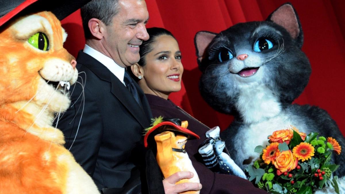 salma hayek si banderas au dat in mintea copiilor la lansarea animatiei puss in boots din germania