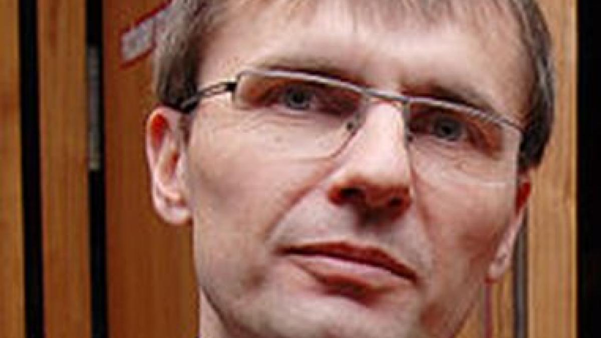 ministrul slovac al apararii a fost demis a permis interceptarea convorbirilor telefonice ale unor