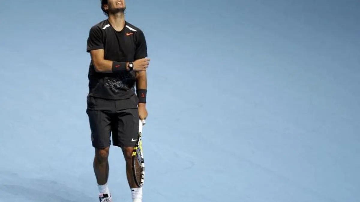 rafael nadal a fost invins de jo wilfried tsonga si a fost eliminat de la turneul campionilor