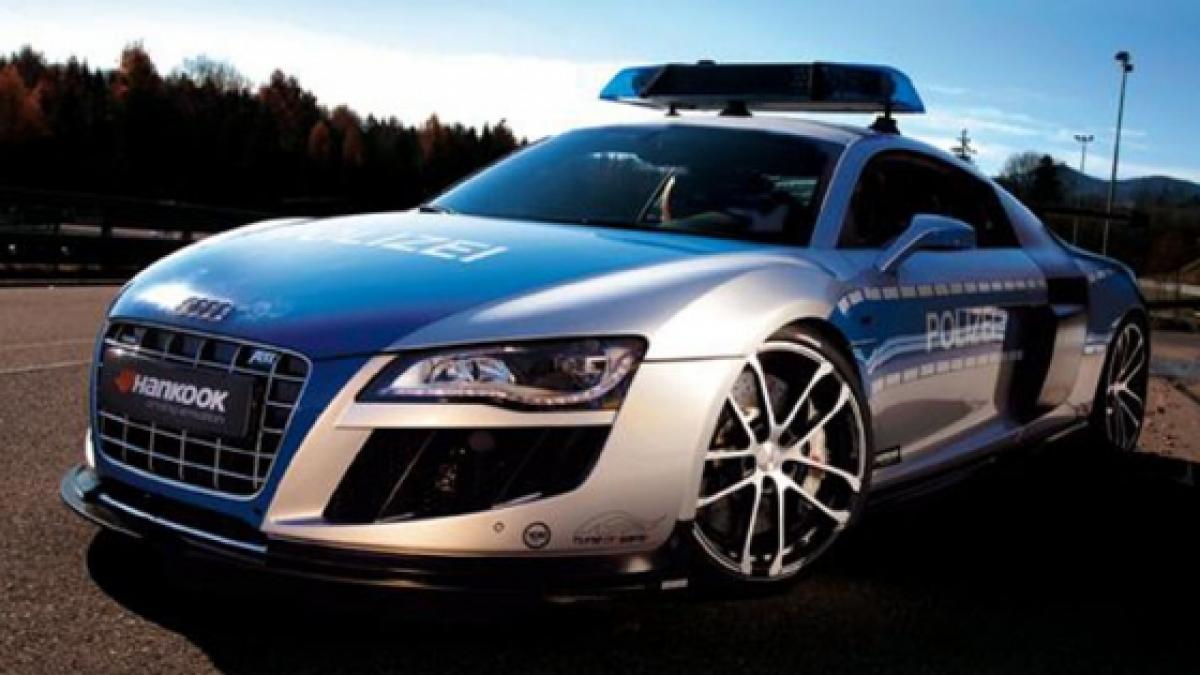 audi r8 gtr a imbracat uniforma politiei pentru campania tune it safe