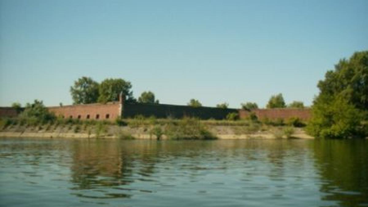 insula simian o paragina cu potential turistic vezi cum poate romania sa piarda zeci de milioane de