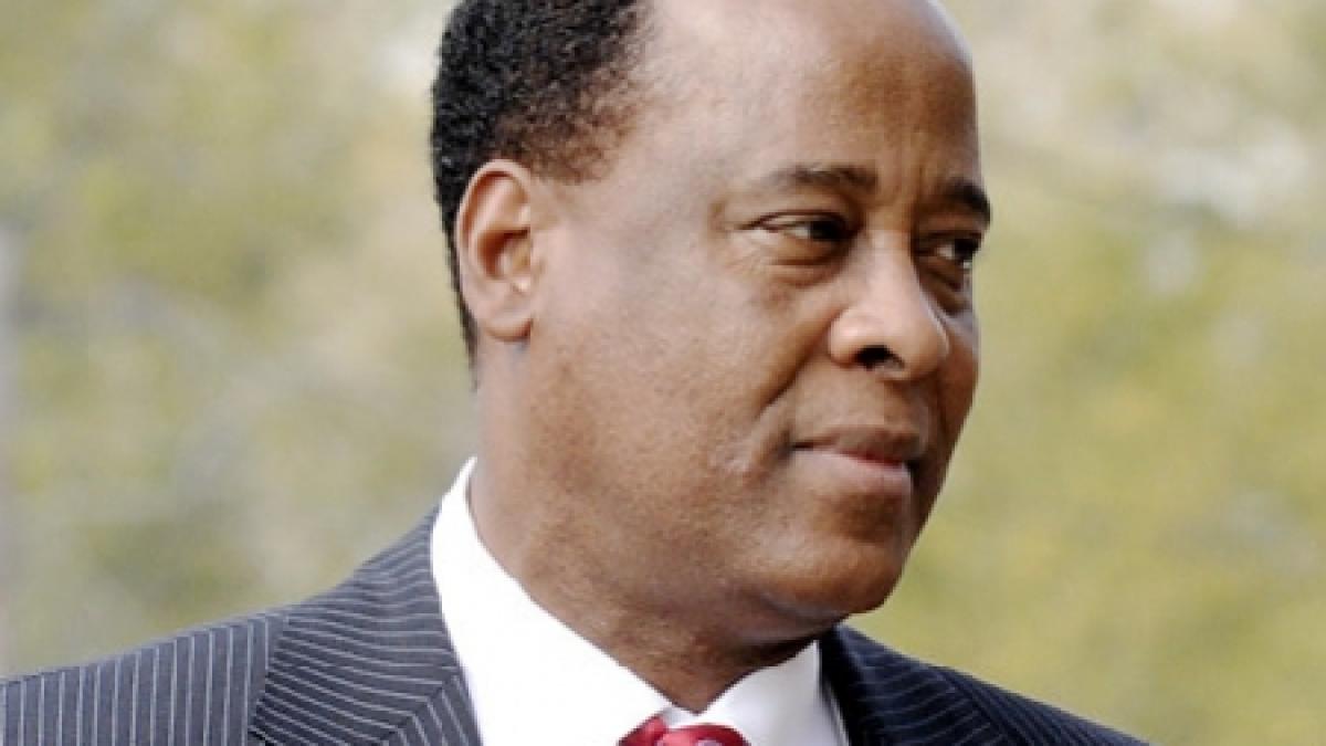 doctorul murray condamnat la 4 ani de inchisoare pentru moartea lui michael jackson