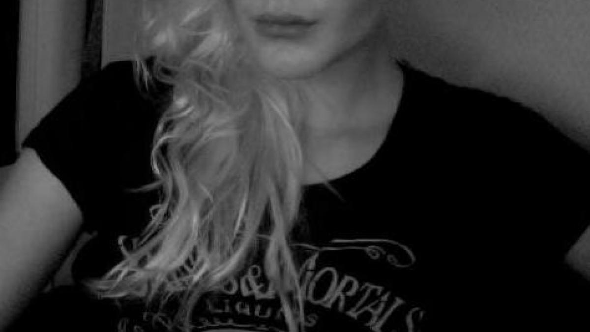 ea e cea mai sexy femeie vezi cum arata tanara cu care ai putea fi prieten pe facebook