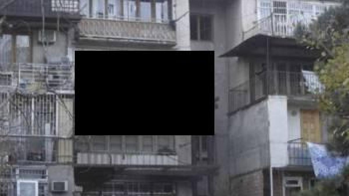 nu ti va veni sa crezi cand vei vedea ce au atarnat de balcon foto 100 reala