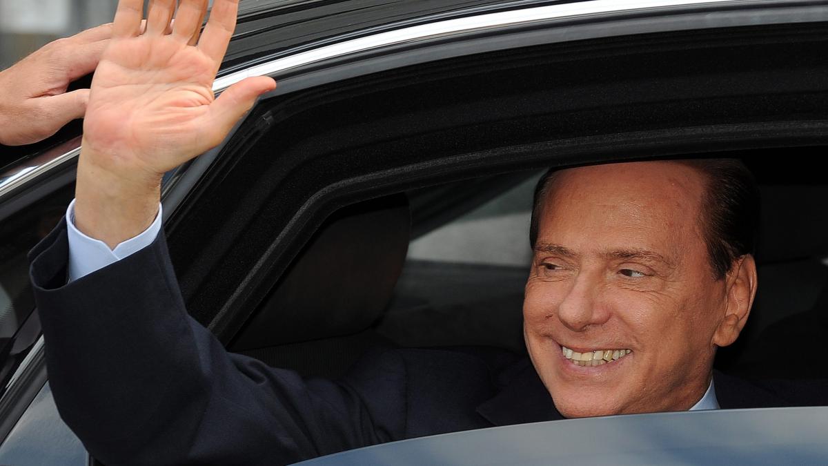 silvio berlusconi va reveni in functia de presedinte la ac milan
