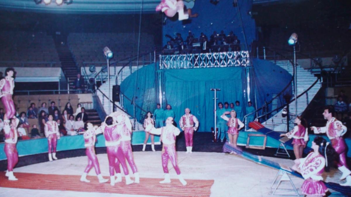 e mai usor sa intri in cartea recordurilor decat sa supravietuiesti in romania povestea romanului