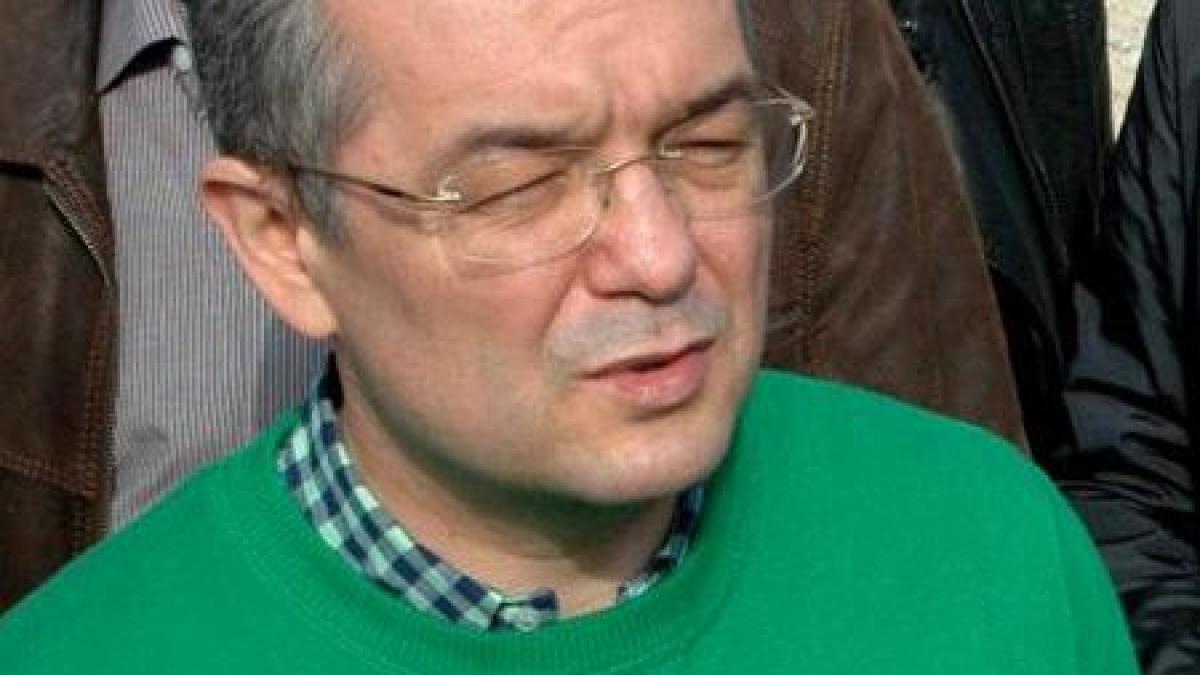 emil boc a fost huiduit la alba iulia simpatizantii pdl au protestat terminati mai nesimtitilor