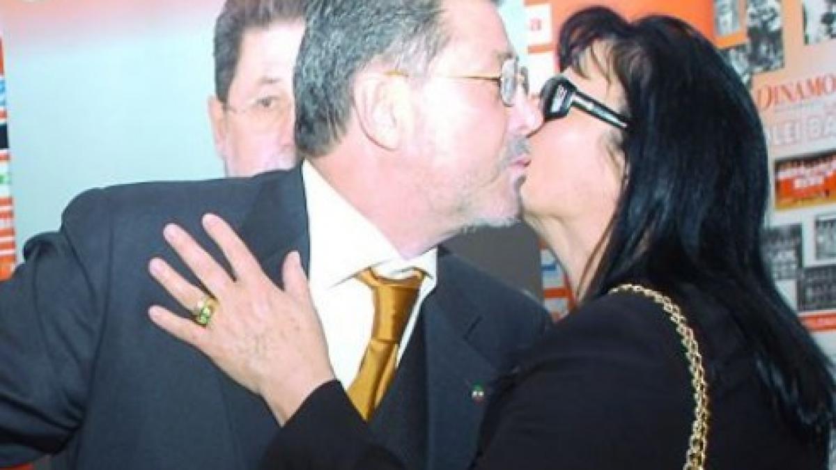 familia lui cornel dinu din nou greu incercata sotia acestuia in stare grava la spital