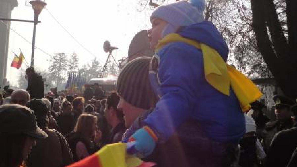 parada de 1 decembrie vazuta de utilizatorii antena3 ro