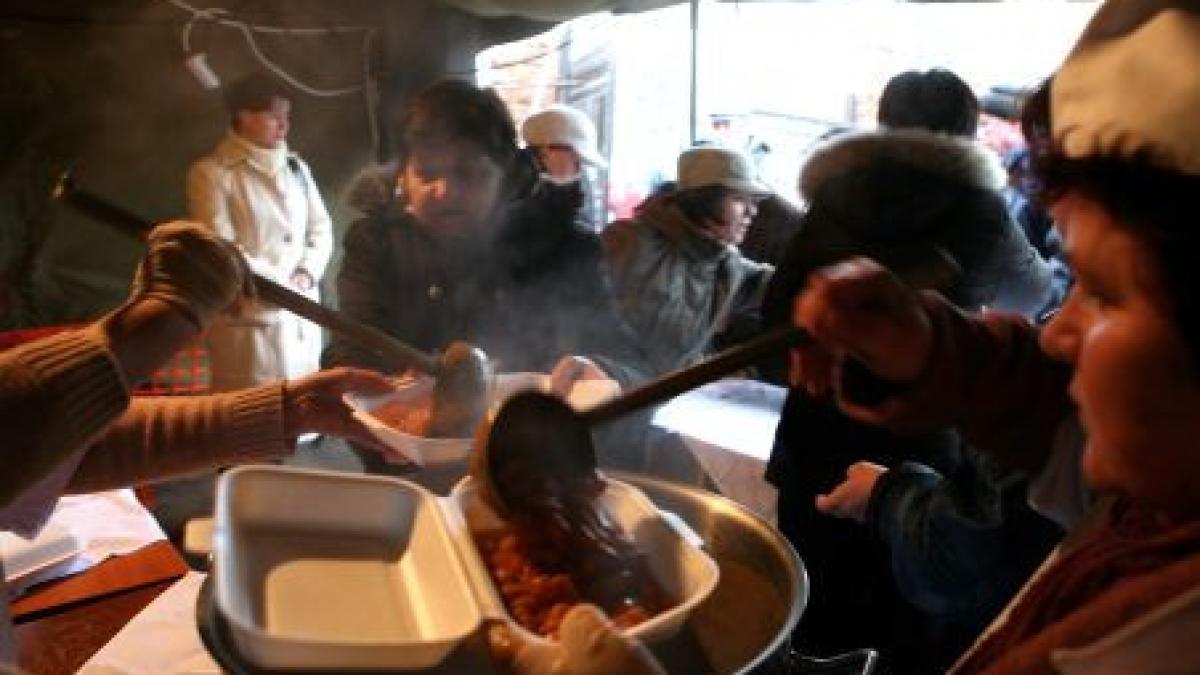 romanii au sarbatorit ziua nationala cu fasole carnati si imbulzeala