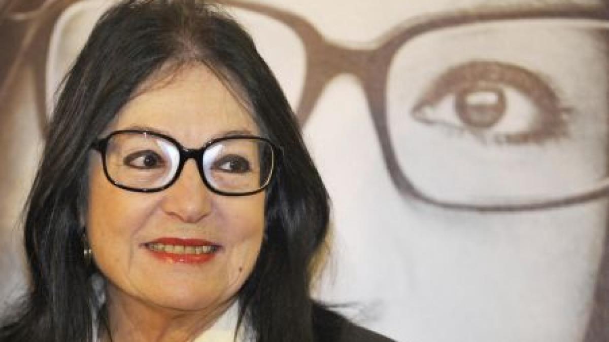 nana mouskouri invitata la sinteza zilei este minunat sa fiu pentru prima oara pe o scena in romania