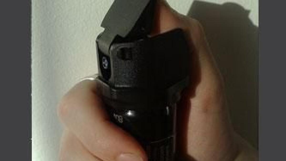 un barbat a murit dupa ce a fost stropit cu iritant lacrimogen de un politist