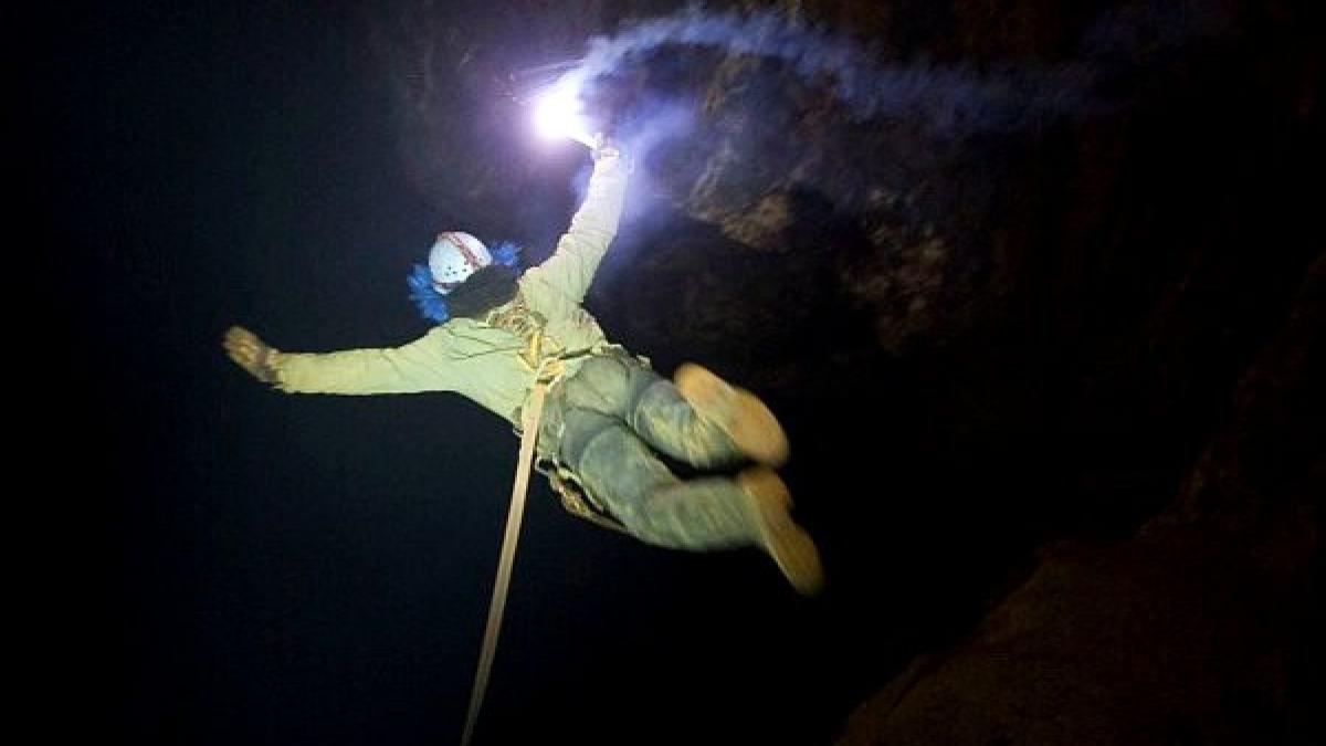 cum sari intr o mina de aur