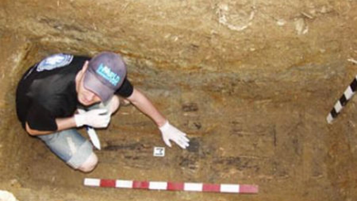 ingropat de viu la doi metri sub pamant si a sapat singur groapa