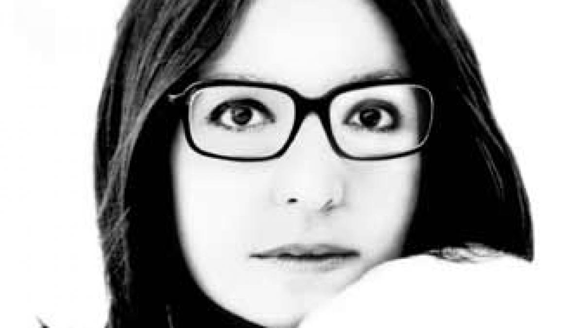 romanii vrajiti de vocea unica a nanei mouskouri jean paul gaultier a venit sa vada concertul la