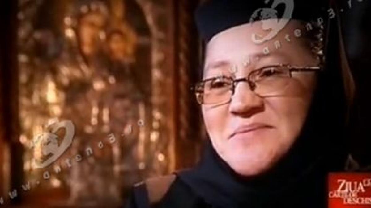 maica stareta de la manastirea marcus mama pentru zece fetite abandonate