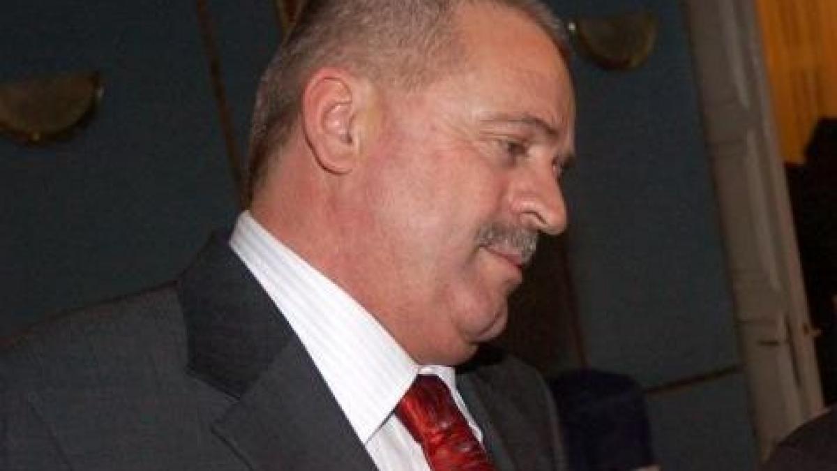 scandal la primaria mangalia noul edil nu a fost lasat sa intre in institutie