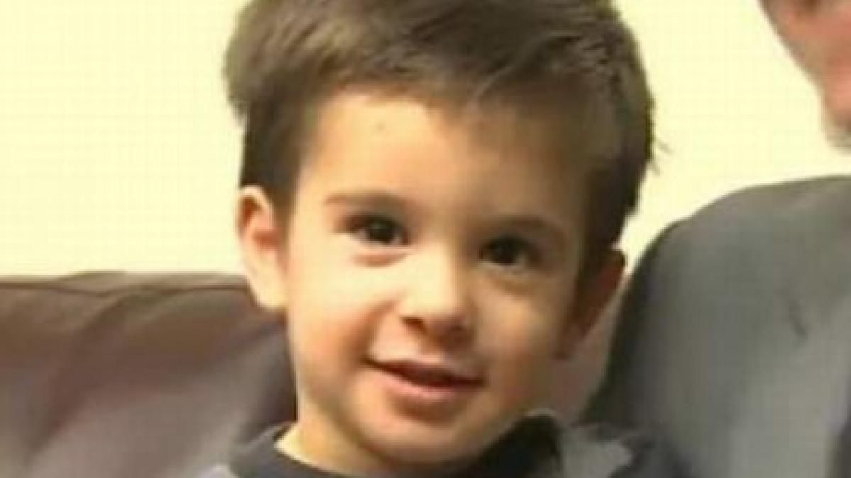 miracol in sua la numai 2 ani un baietel roman a supravietuit dupa ce a stat sub apa 30 de minute