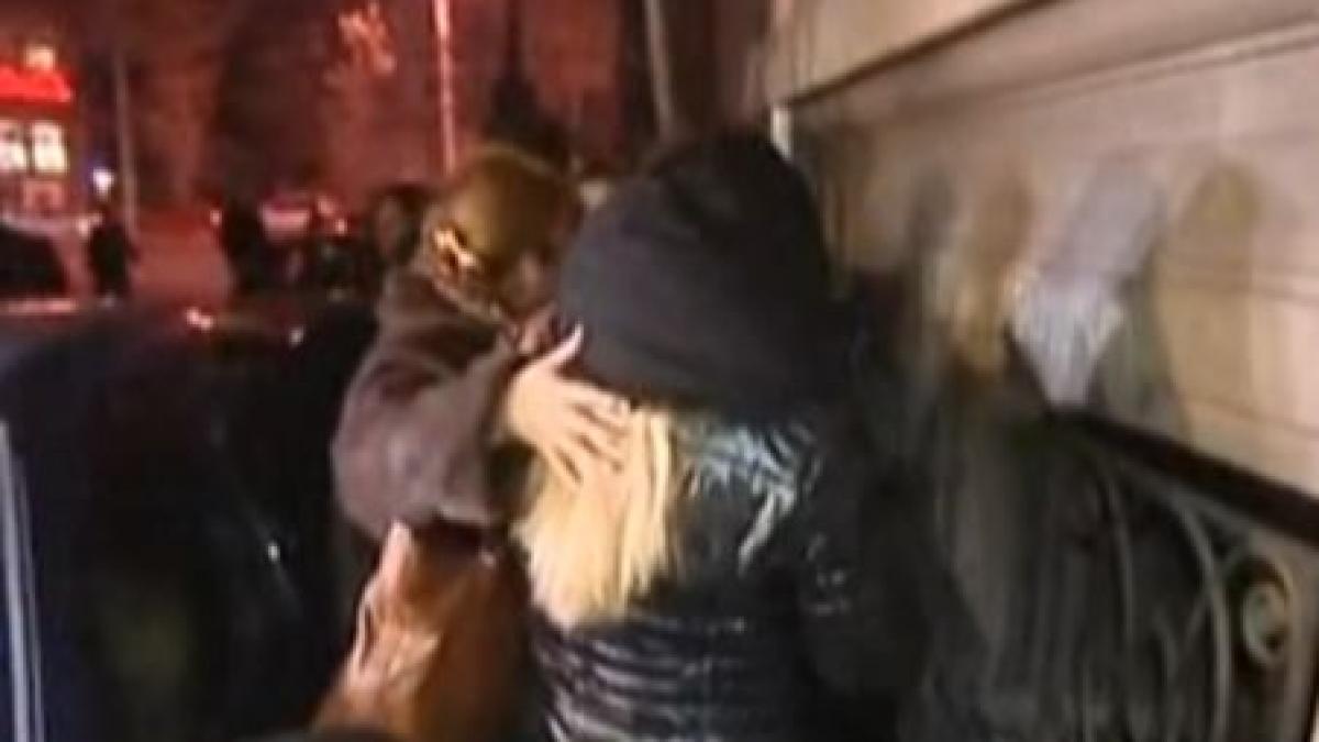 o femeie a facut 40 000 euro pacalind 250 de oameni cu locuri de munca fictive in strainatate