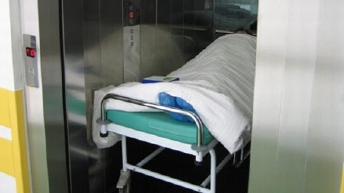 spitalul judetean bacau a luat patru lifturi cu 260 000 euro cu aceeasi bani alt spital a cumparat
