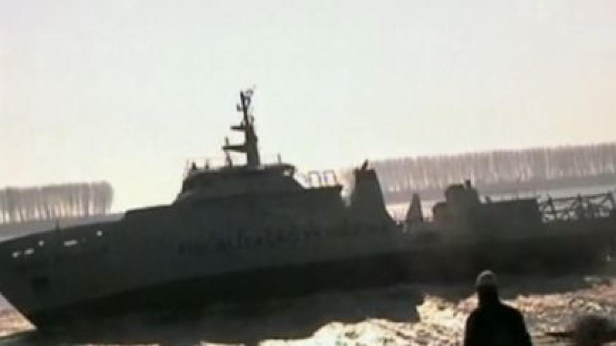 lansare la apa cu peripetii in galati o nava s a inclinat extrem de periculos din cauza nivelului