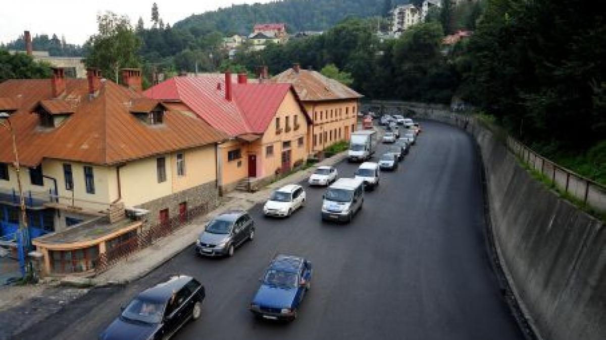 trafic blocat sambata pe principala artera din sinaia vezi care este motivul
