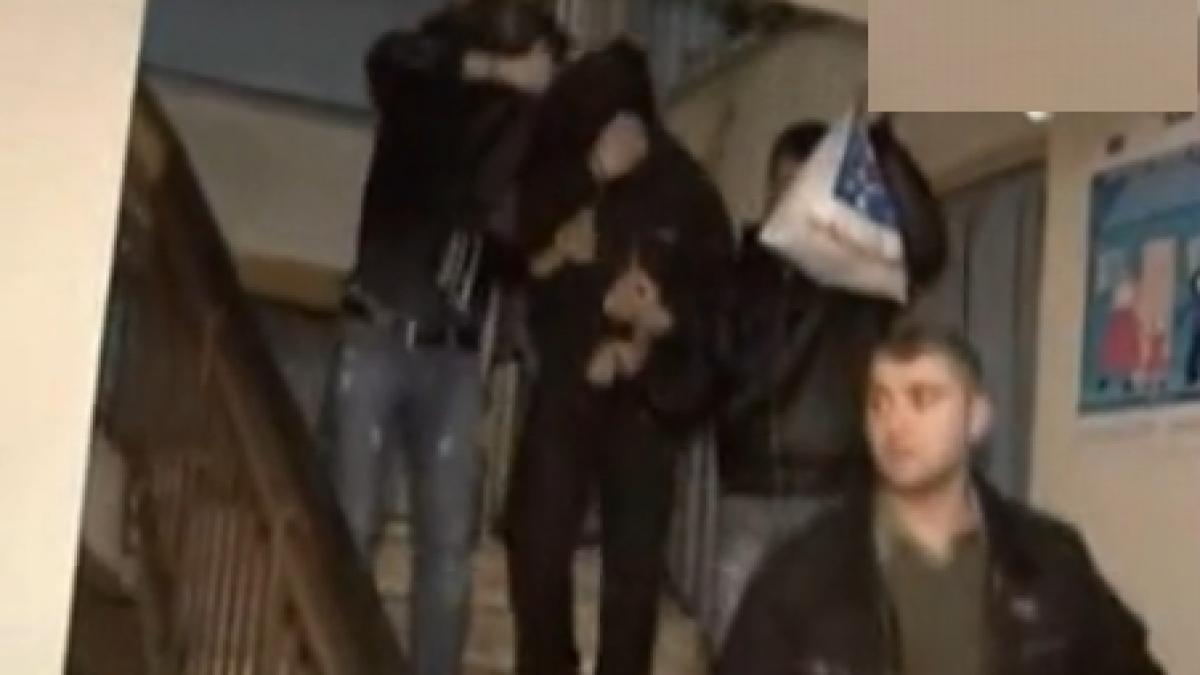 trei tineri au inscenat spargerea unui bar cum au reusit sa se dea de gol